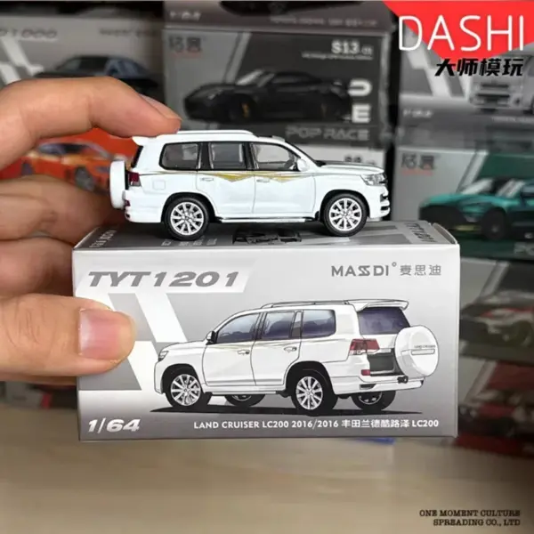MASSDI 1/64 Scale Land Cruiser LC80 Model - Image 3