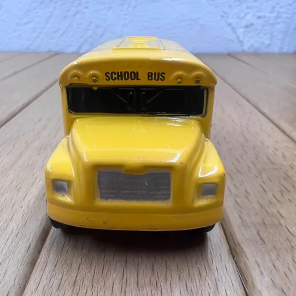 Alloy School Bus Model 7cm Static Display - Image 5