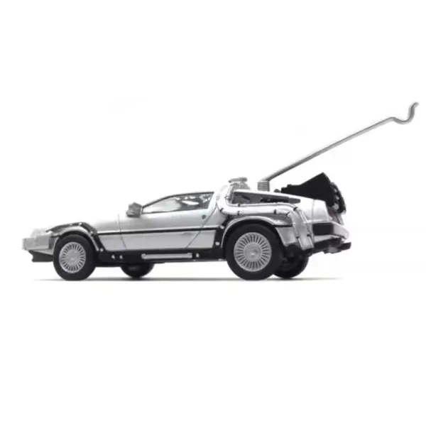 Malibu 1:64 Pontiac Firebird Delorean Diecast Model - Image 3