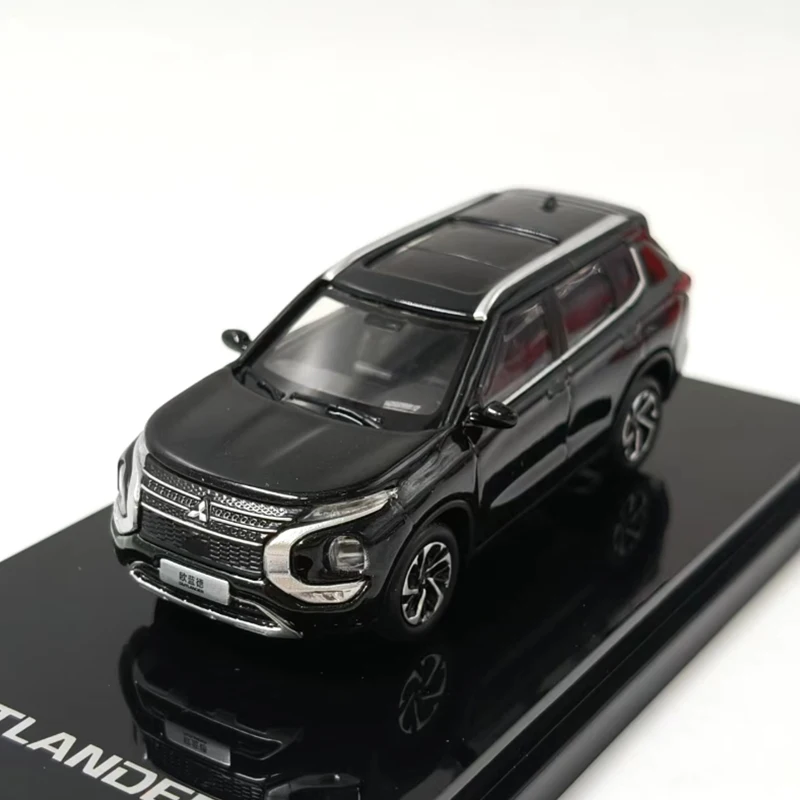 Outlander 2023 Diecast Alloy Car Model 1/64 3 Outlander 2023 Diecast Alloy Car Model 1/64 - Image 3