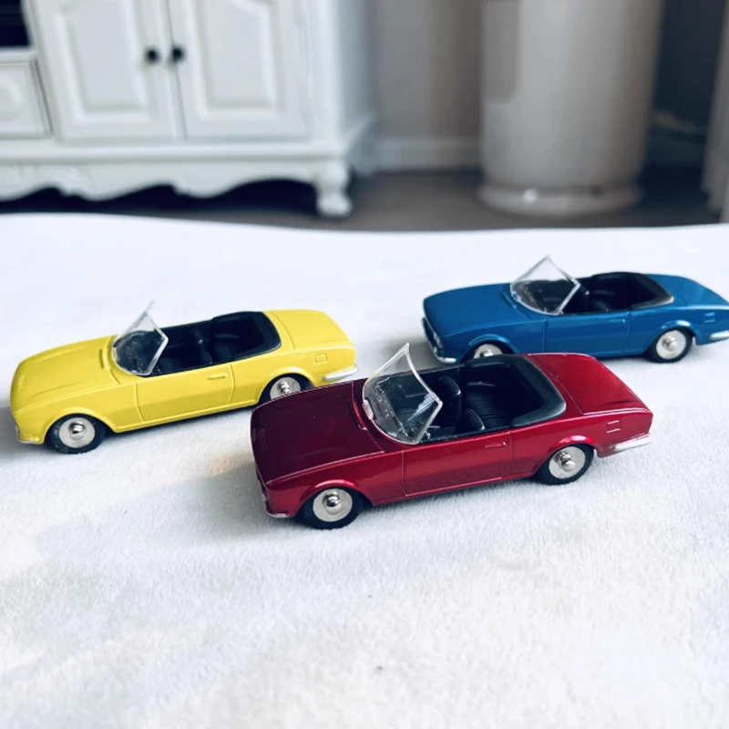 1:43 Dinky Cabriolet Alloy Model Car 4 1:43 Dinky Cabriolet Alloy Model Car - Image 4