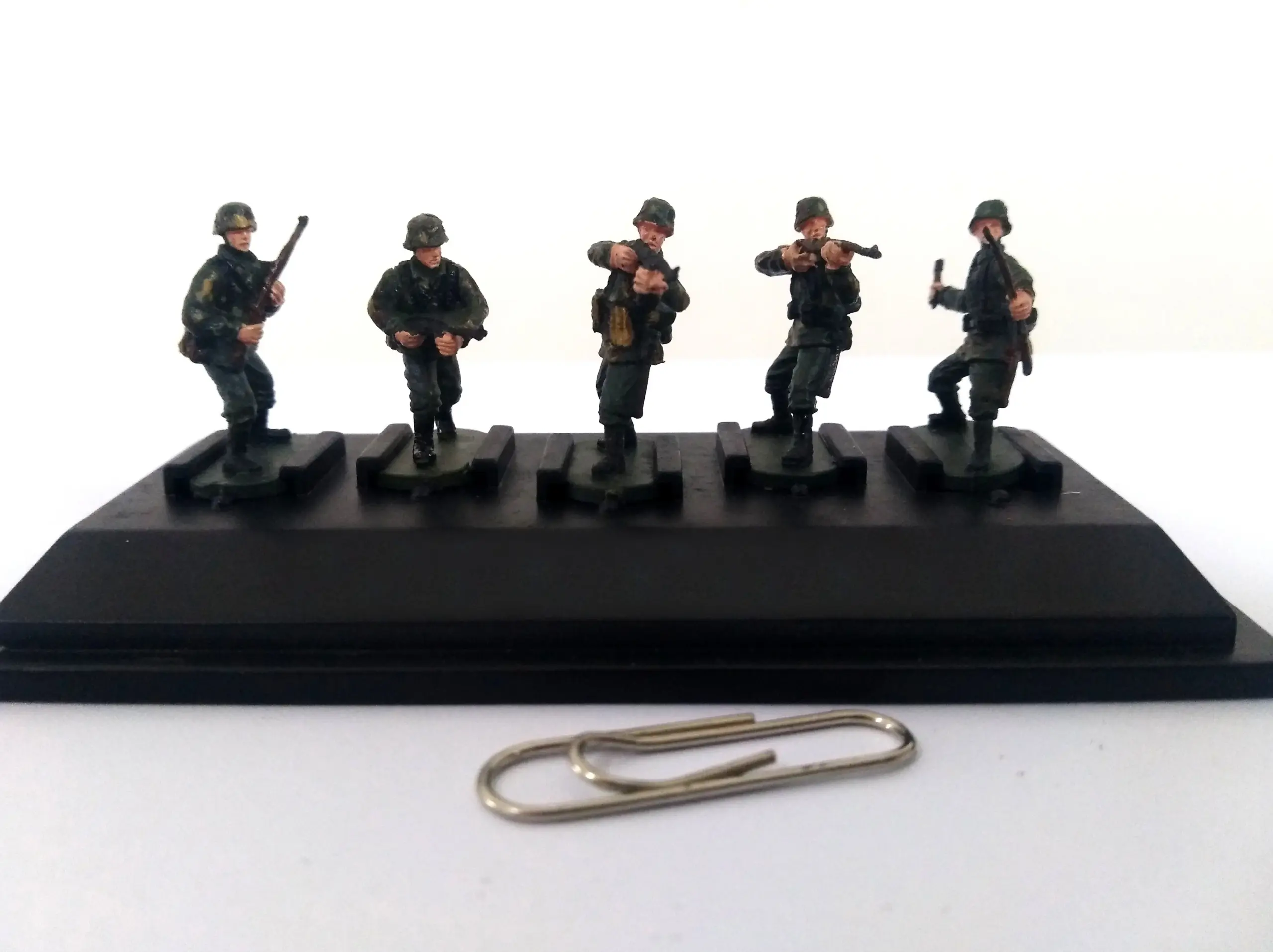 1/72 German Combat Soldier Set (5 Figures) 3 1/72 German Combat Soldier Set (5 Figures) - Image 3