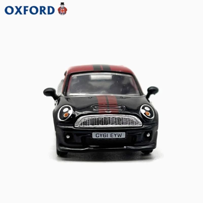 1:76 Retro Mini Coupe Alloy Car Model 4 1:76 Retro Mini Coupe Alloy Car Model - Image 4
