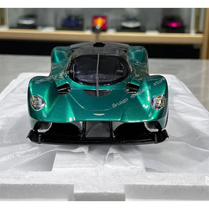 1:18 Aston Martin Valkyrie Diecast Collector Model 4 1:18 Aston Martin Valkyrie Diecast Collector Model - Image 4