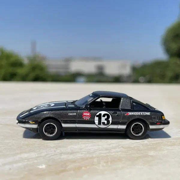 1:64 Scale Diecast Alloy Mazda RX7 Model - Image 4