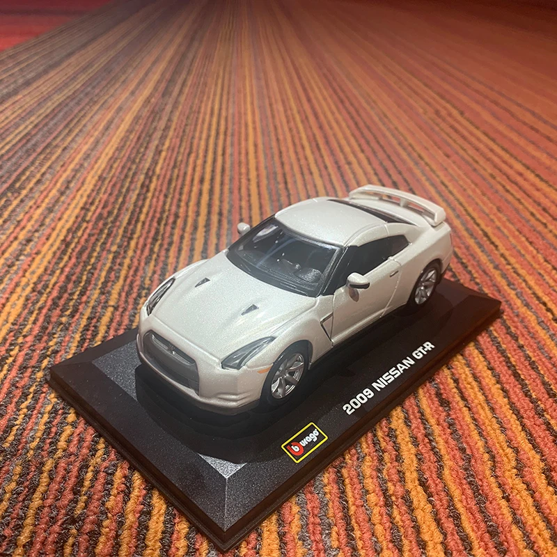 1:32 Bburago Nissan GTR 2009 GT-R R35 Model Car Metal Racing Car Model Simulation Car Decoration Collection Boy Kids Gift Toy 3 1:32 Bburago Nissan GTR 2009 GT-R R35 Model Car Metal Racing Car Model Simulation Car Decoration Collection Boy Kids Gift Toy - Image 3