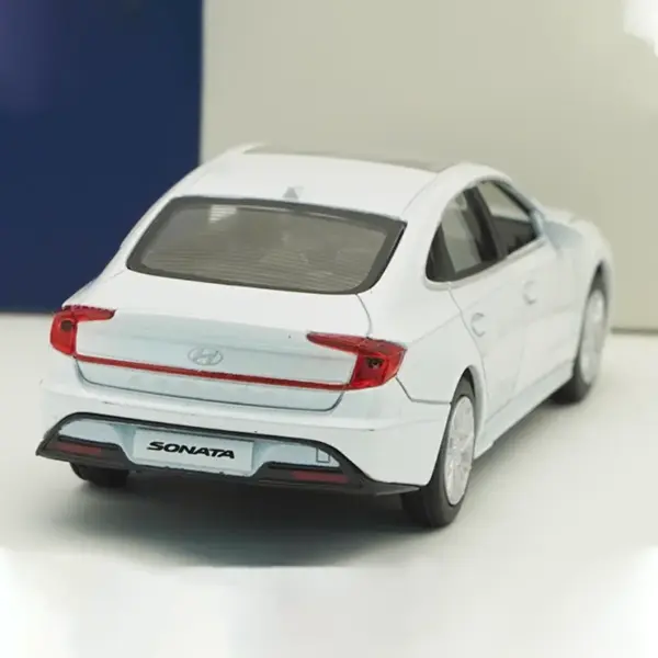 1:38 Scale SONATA Ten Generation Alloy Car Model - Image 4