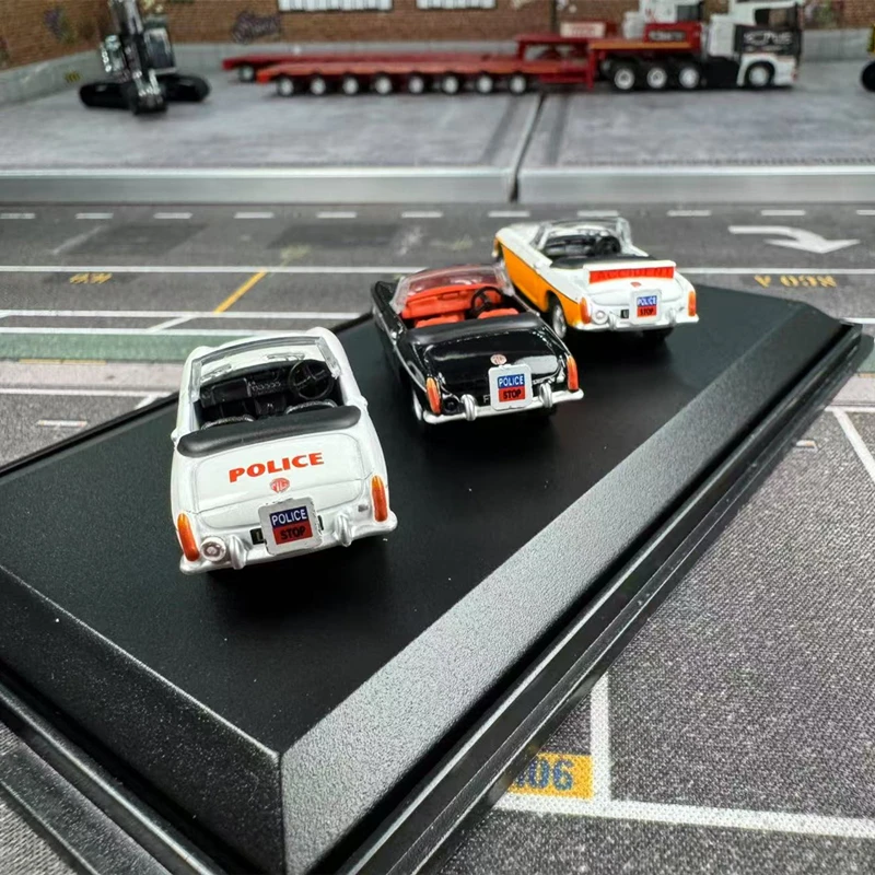 Oxford 1: 76 Scale MGB Convertible Car Model 3 Oxford 1: 76 Scale MGB Convertible Car Model - Image 3