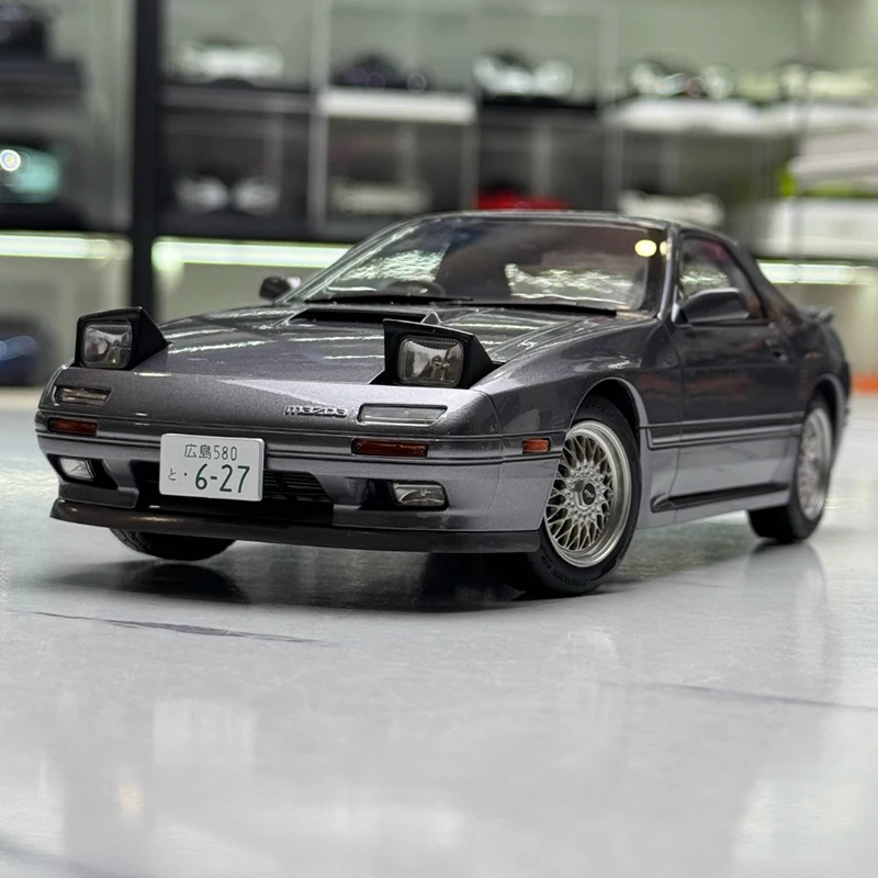 WHELART 1/18 RX7 FC3S Convertible Diecast Model 7 WHELART 1/18 RX7 FC3S Convertible Diecast Model - Image 7