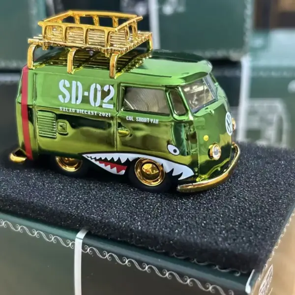 Diecast VW T1 Shark Pattern Model Green - Image 2