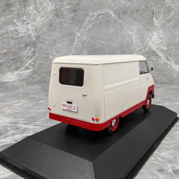 Diecast 1/43 Scale FSO FURGON Van Model - Image 4