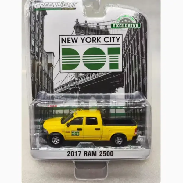 2017 RAM 2500 1:64 Alloy Model Car - Image 2