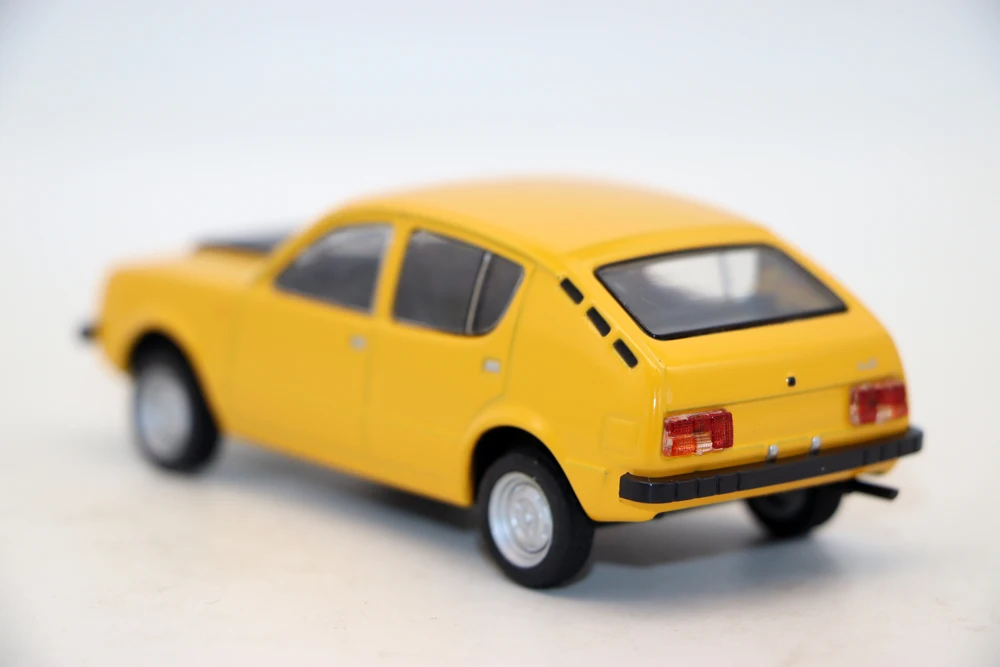 1/43 IZH-13 USSR Diecast Car for Collectors 4 1/43 IZH-13 USSR Diecast Car for Collectors - Image 4