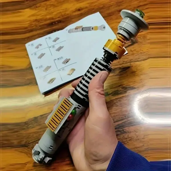 145PCS Luke Skywalker Lightsaber Space Wars Model Kit - Image 4