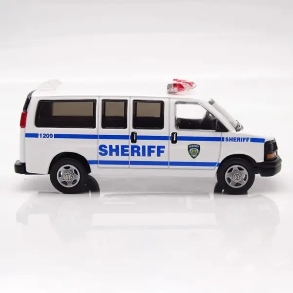 1/64 Scale Chevrolet Express VAN Alloy Model - Image 3