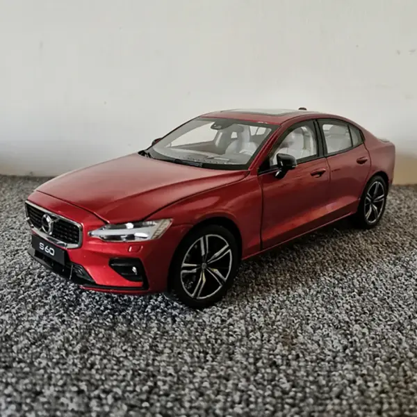 1:18 Scale Volvo S60L Diecast Model Car - Image 3