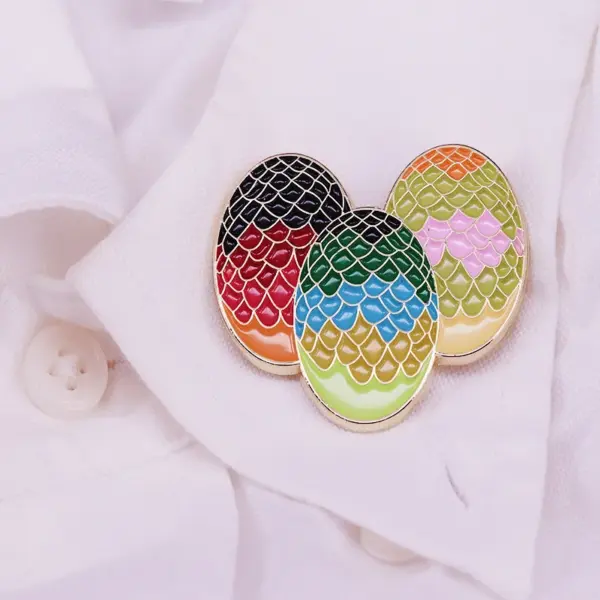 Luxury Copper Thrones Enamel Lapel Pin for Fans - Image 4