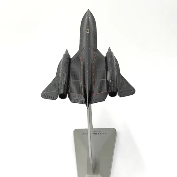Diecast 1/200 Scale SR-71 Blackbird Model - Image 4