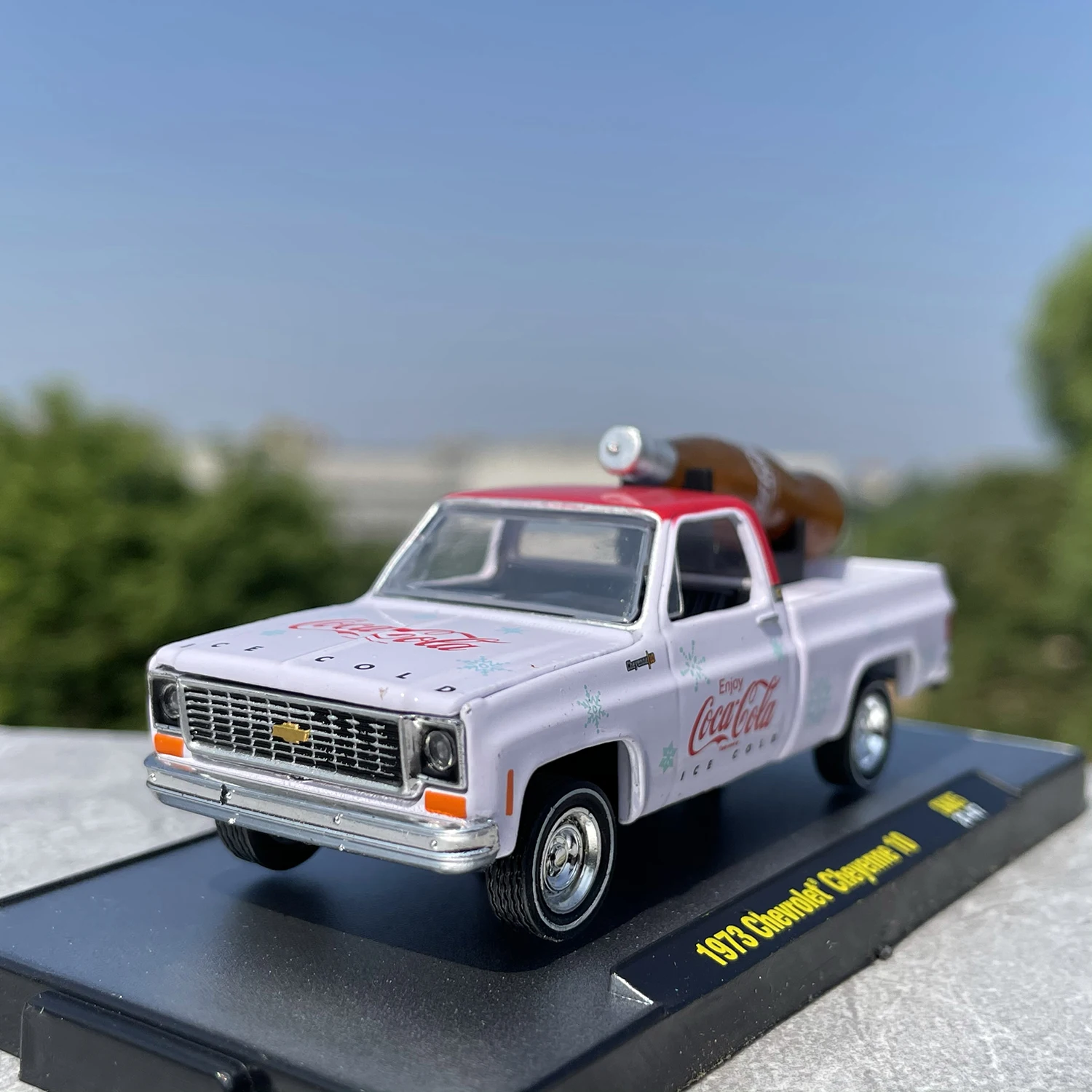 1973 Chevrolet Cheyenne 10 Diecast Model Truck 5 1973 Chevrolet Cheyenne 10 Diecast Model Truck - Image 5