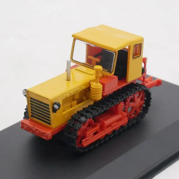 1:43 Scale Diecast T-50B Soviet Tractor Model - Image 6