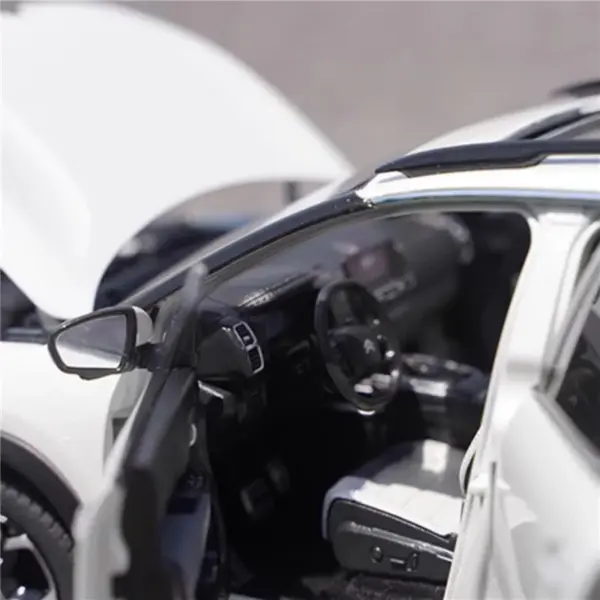 1:18 Citroen C5 AIRCROSS Alloy Diecast Model - Image 5