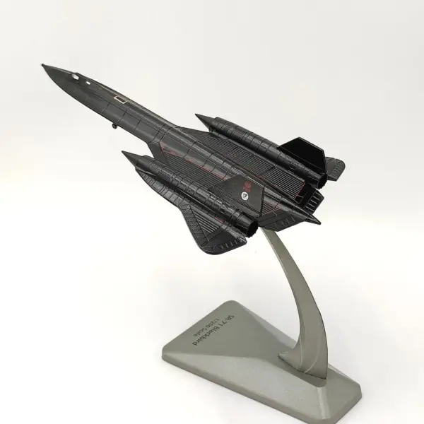 Diecast 1/200 Scale SR-71 Blackbird Model - Image 3