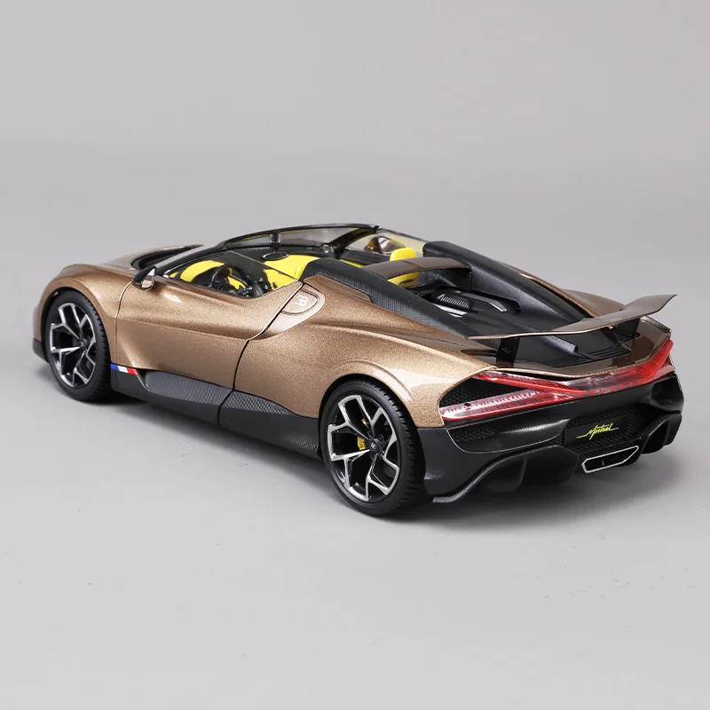 Bburago 1:18 Bugatti W16 Mistral Gold Model 3 Bburago 1:18 Bugatti W16 Mistral Gold Model - Image 3