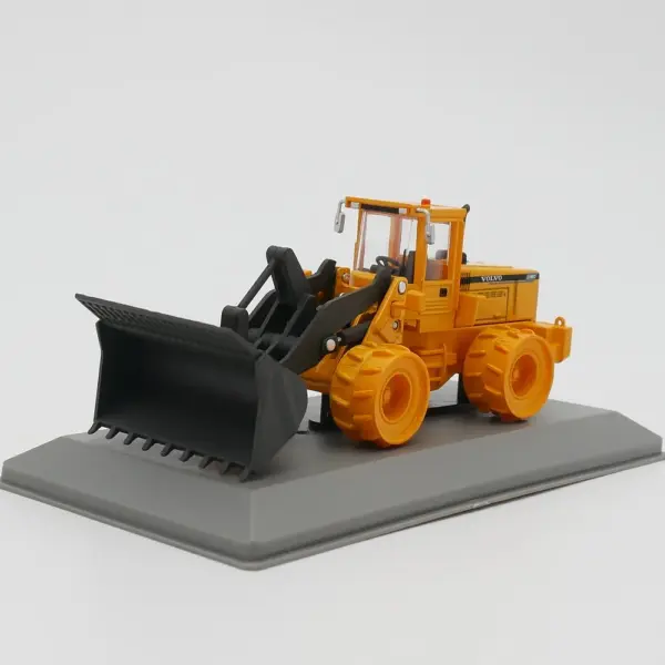 Volvo L180C Diecast Model in Display Case - Image 6