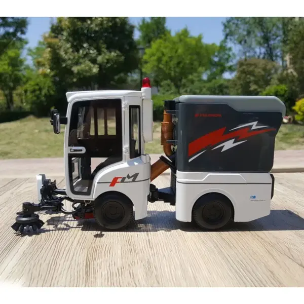 Diecast FLMSD18 Road Sweeper Model Collection - Image 5
