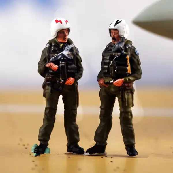 1/72 Scale American Fighter Pilot Action Figures Set - Image 3