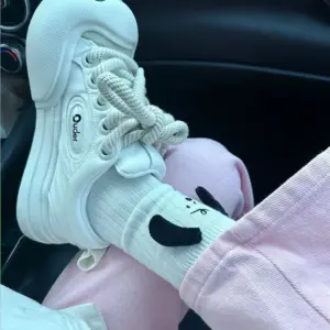 Women Chunky Leather Sneakers for Casual Wear 16 Sd952660a95a14342b7f2a9fbb061a8d2w