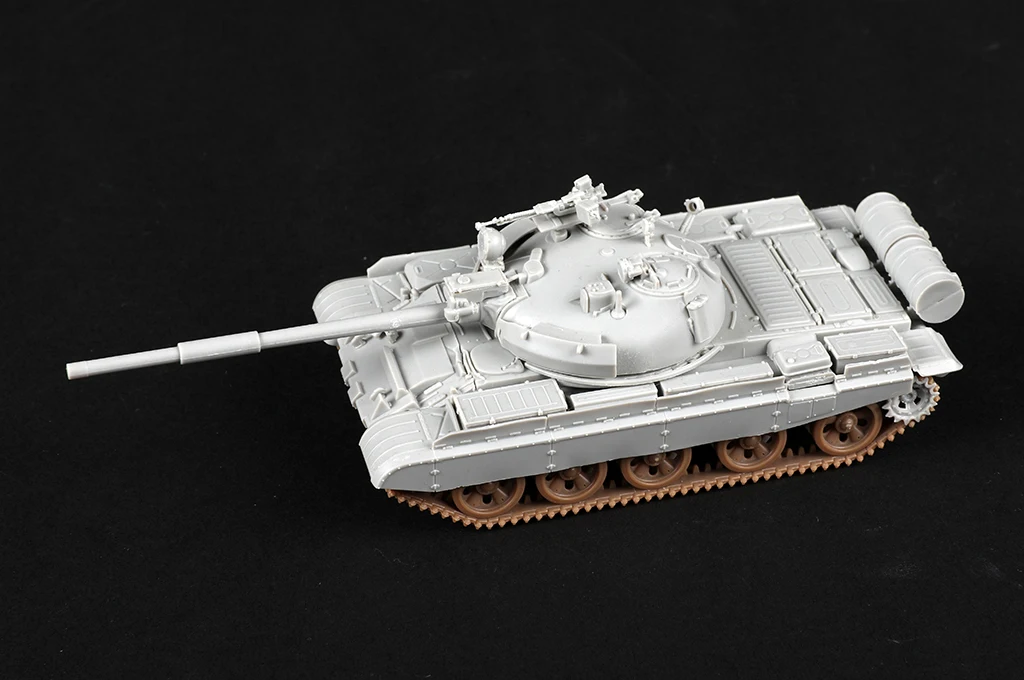 Russian T-62 BDD 1/72 Scale Military Model Kit 4 Russian T-62 BDD 1/72 Scale Military Model Kit - Image 4