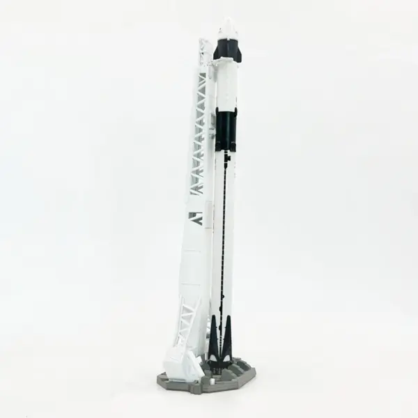 1/200 Scale SpaceX Falcon 9 Rocket Diecast Model - Image 2