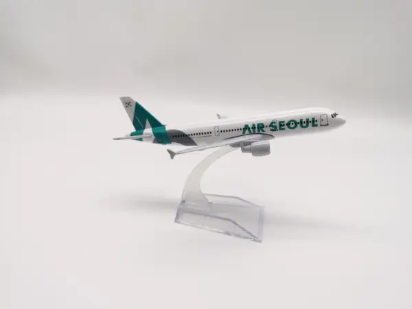 Metal Airbus A320 Diecast Model Plane 16cm - Image 7