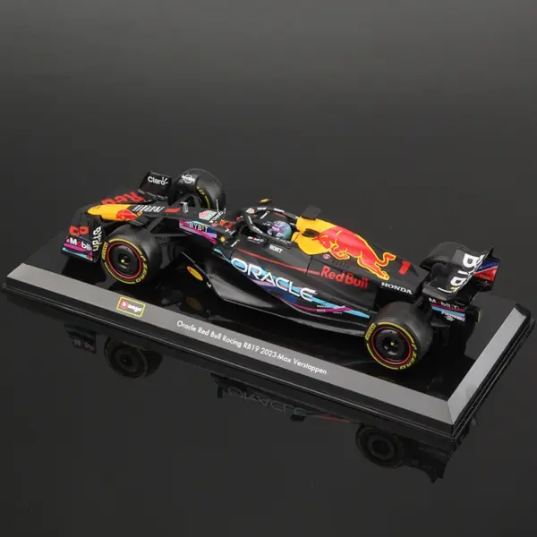 Bburago 1/24 Scale RB19 F1 Model Car - Image 4