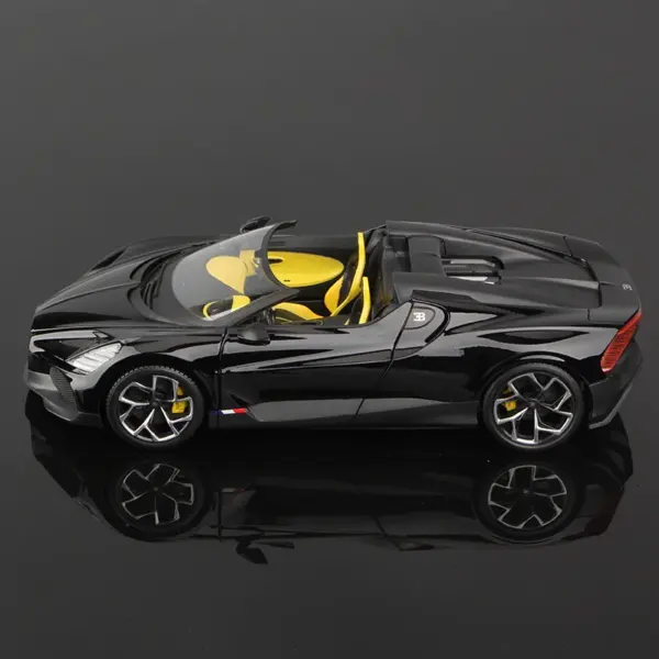 Bburago 1/18 Scale Bugatti Mistral Model - Image 4