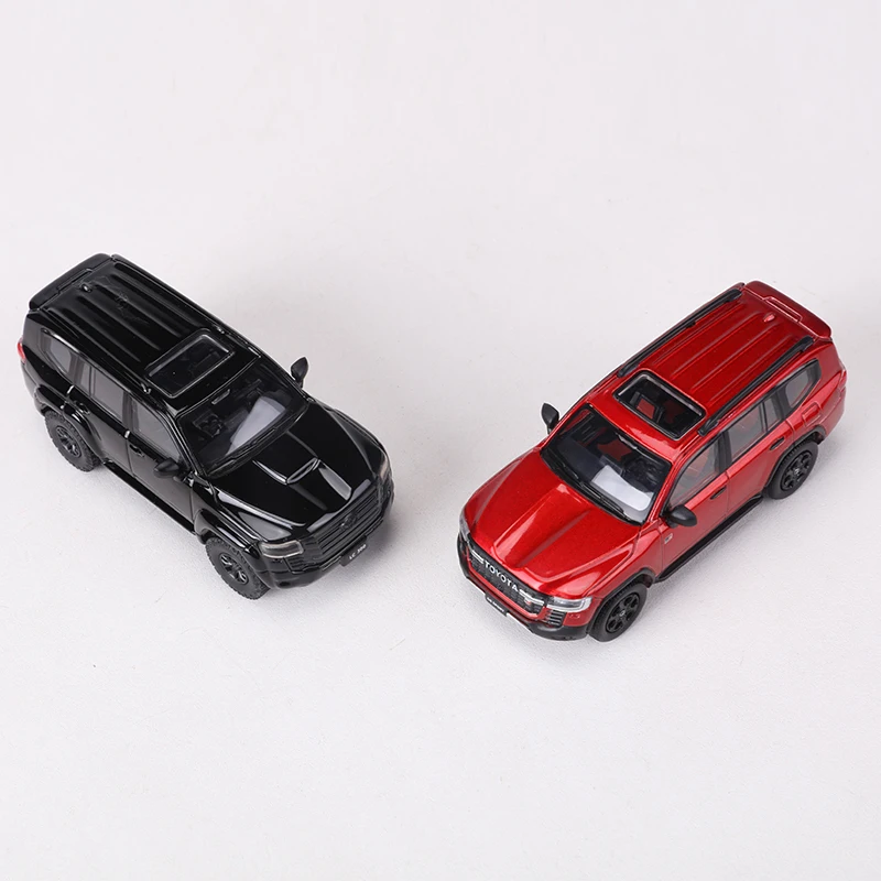 MASDI 1:64 Land Cruiser LC300 Diecast Car 4 MASDI 1:64 Land Cruiser LC300 Diecast Car - Image 4