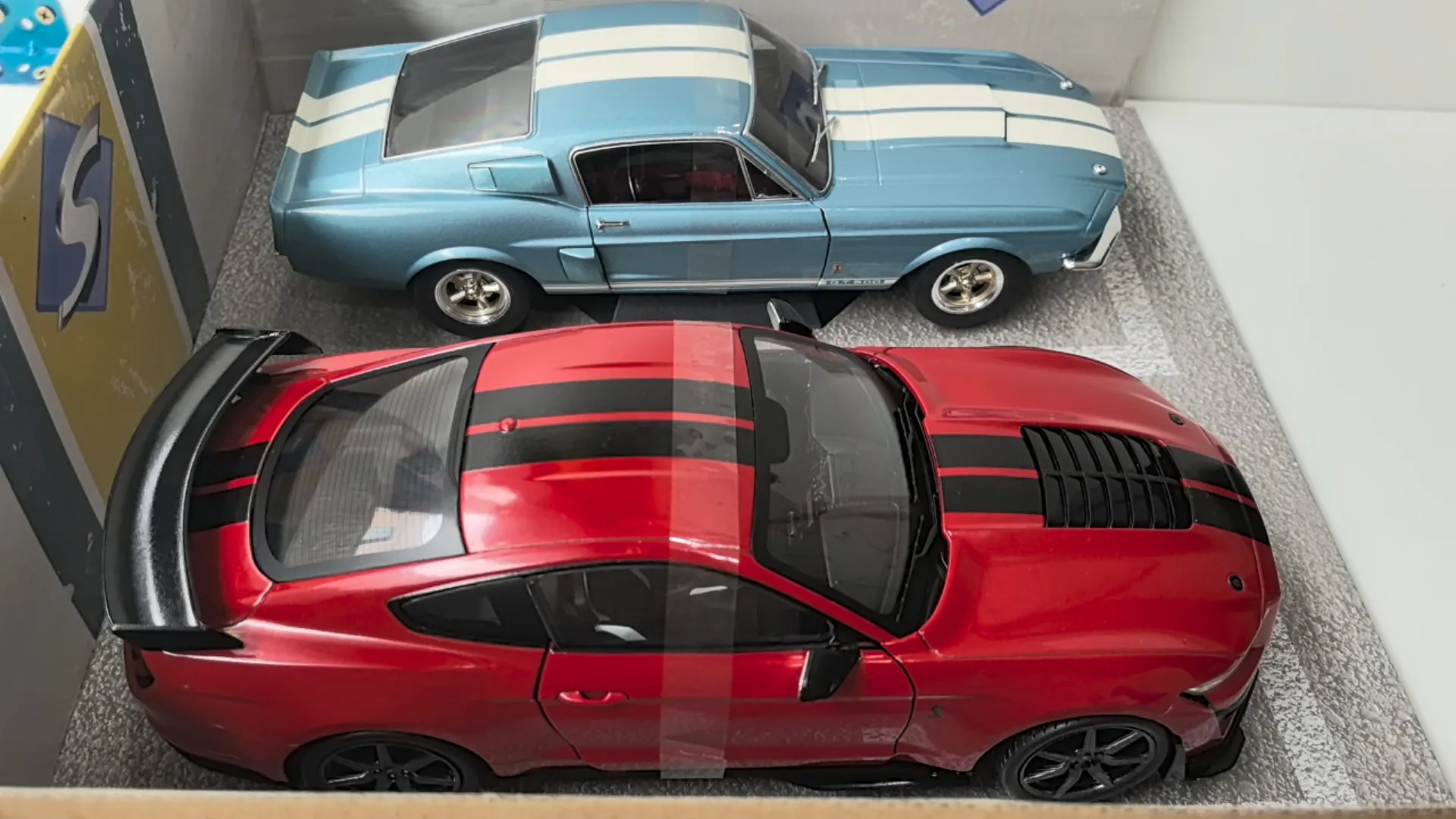 Ford Shelby 2020 GT500 1/18 Diecast Model 3 Ford Shelby 2020 GT500 1/18 Diecast Model - Image 3