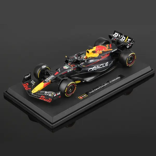 Bburago 1:18 Scale Red Bull Racing Model Set - Image 3