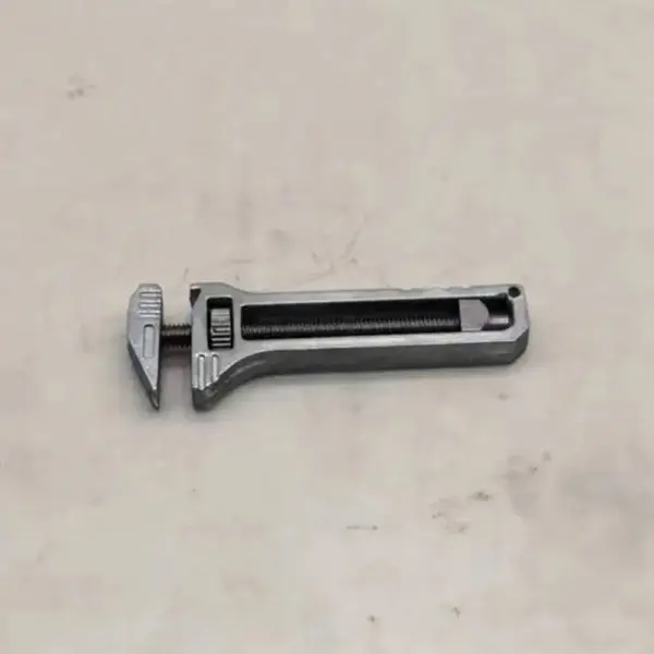 Compact Multifunctional EDC Tool Keychain - Image 5
