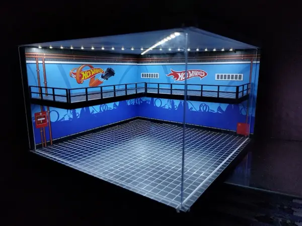 1/64 Scale Car Garage Diorama Model with LED - Image 13