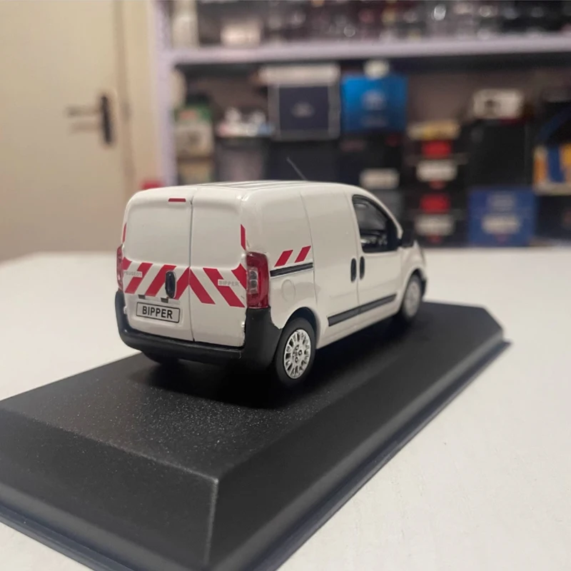 Norev 1:43 Peugeot Bipper Alloy Model Car 3 Norev 1:43 Peugeot Bipper Alloy Model Car - Image 3