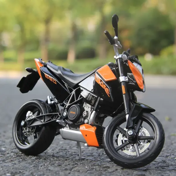 Maisto 1:12 KTM RC 390 Motorcycle Model - Image 8