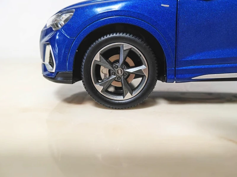 Diecast FAW Q3 SUV 1:18 Model Collection 15 Diecast FAW Q3 SUV 1:18 Model Collection - Image 15