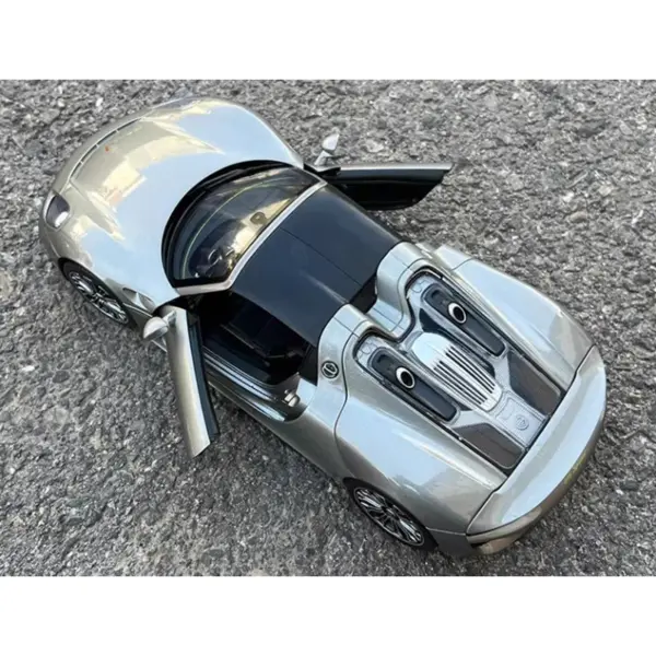 Welly 1:18 Scale Diecast Alloy 918 Spyder Model - Image 5