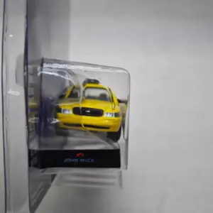 GreenLight 1:64 Ford Crown Victoria Taxi Model 8 Se3594550082a44a5ac68b327beba2407p