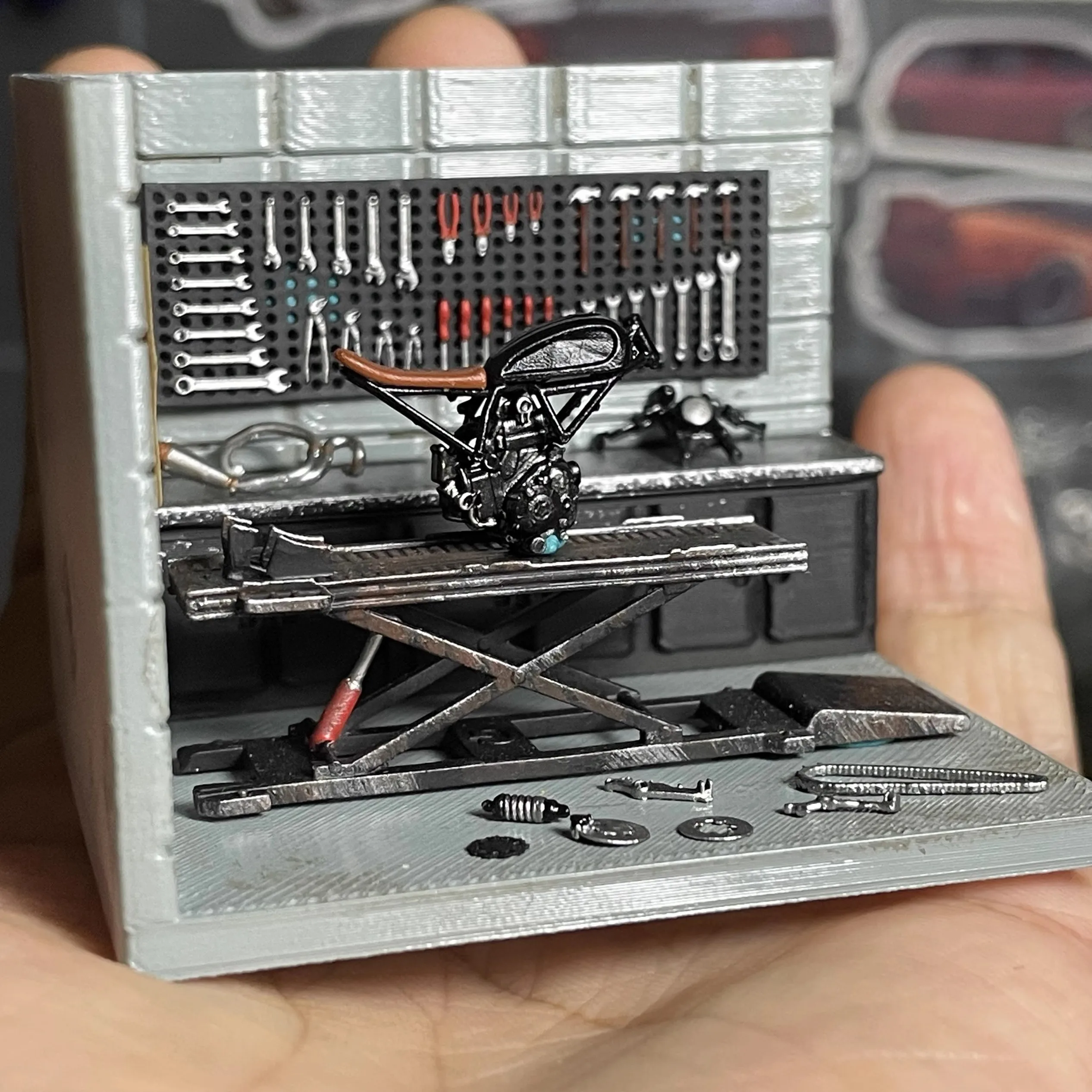 Miniature Car Garage Tool Wall Scene 1/64 Resin Model 4 Miniature Car Garage Tool Wall Scene 1/64 Resin Model - Image 4