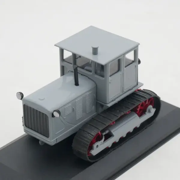 1:43 Scale T-100 Soviet Crawler Tractor Alloy Model - Image 6