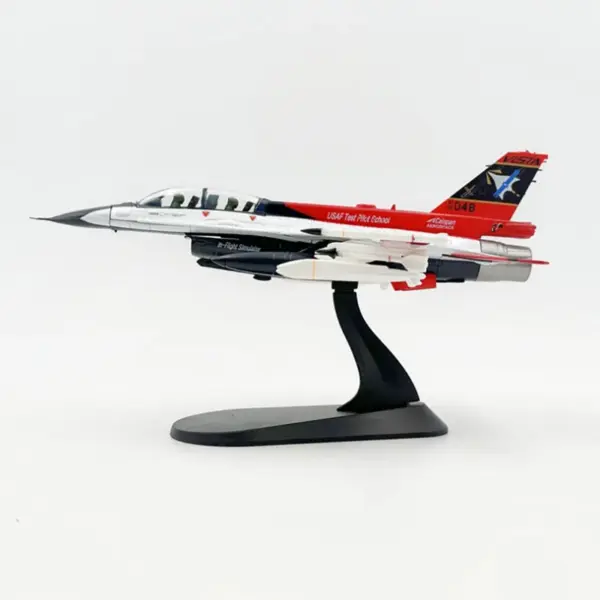 1:72 Scale Diecast F-16D Military Aircraft Model - Image 3