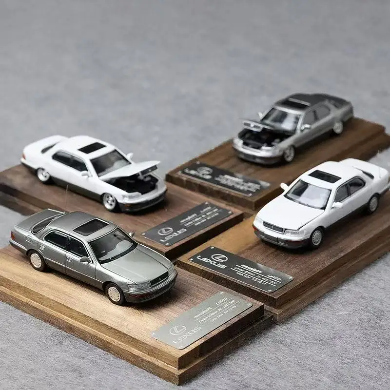 Lexus LS400 XF10 1:64 Alloy Diecast Model 2 Lexus LS400 XF10 1:64 Alloy Diecast Model - Image 2